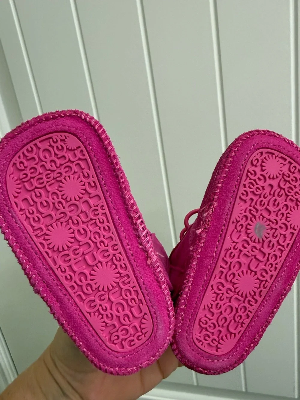 UGG Baby infant Neumel Booties  sz 2/3